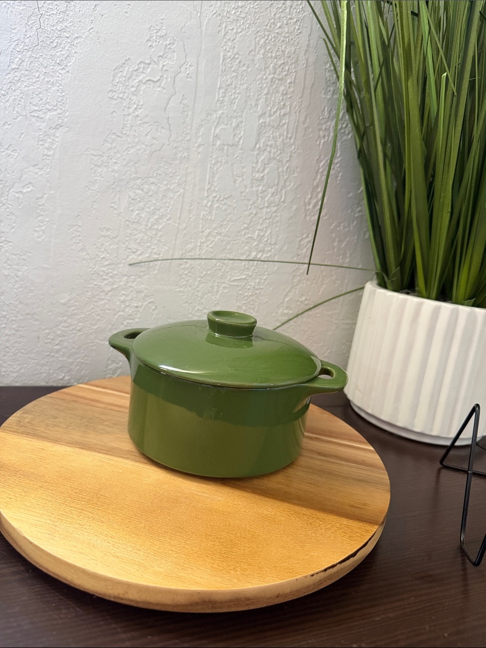 Green Ceramic Casserole with Lid - Classic Tabletop Serving Dish BROCC YOUR BODY